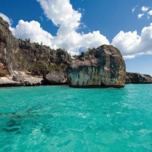 Clear blue waters in Bahia de Las Aguilas